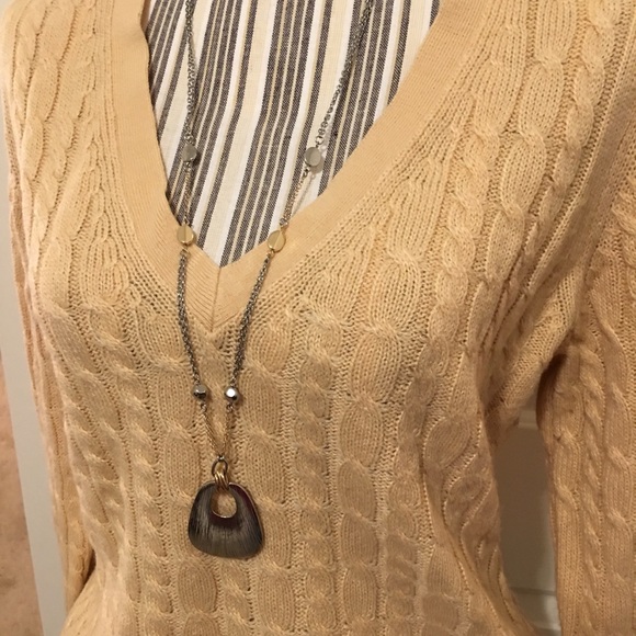 NWT V-neck Sweater - Picture 4 of 7